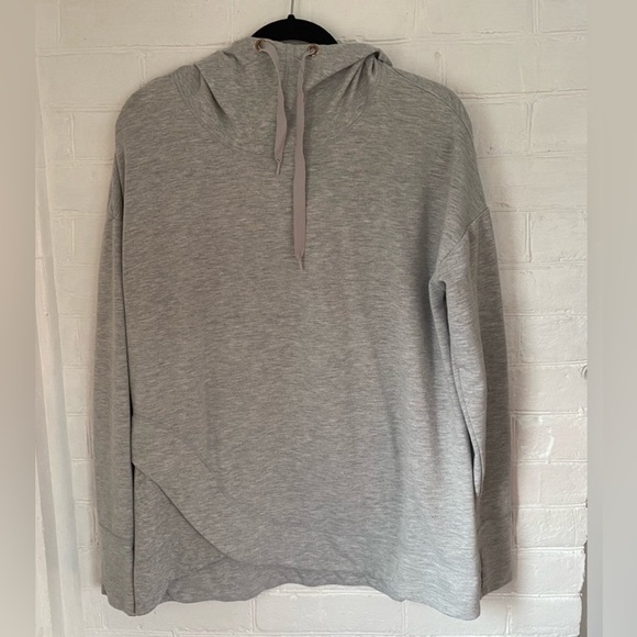 Oversized maroon hoodie in fantastic condition. - Picture 7 of 8